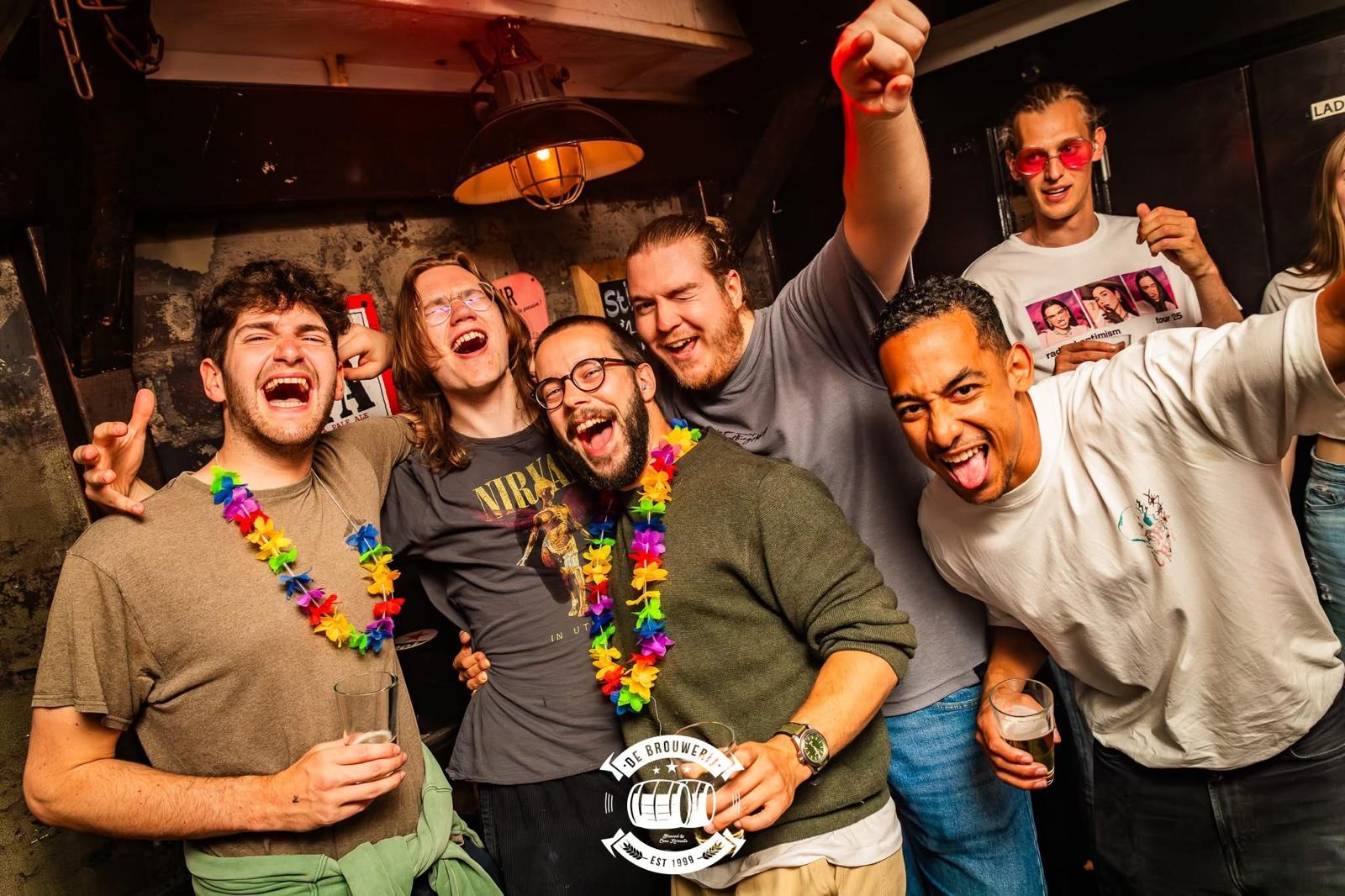 Maandelijkse feestjes en borrels